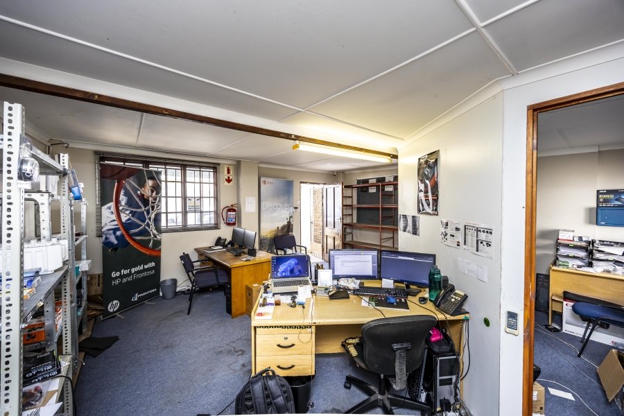 Commercial Property for Sale in Vincent Eastern Cape